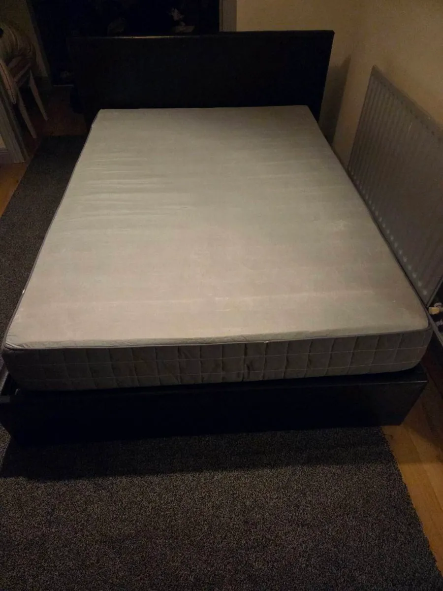Double bed plus mattress and storage section - Image 1