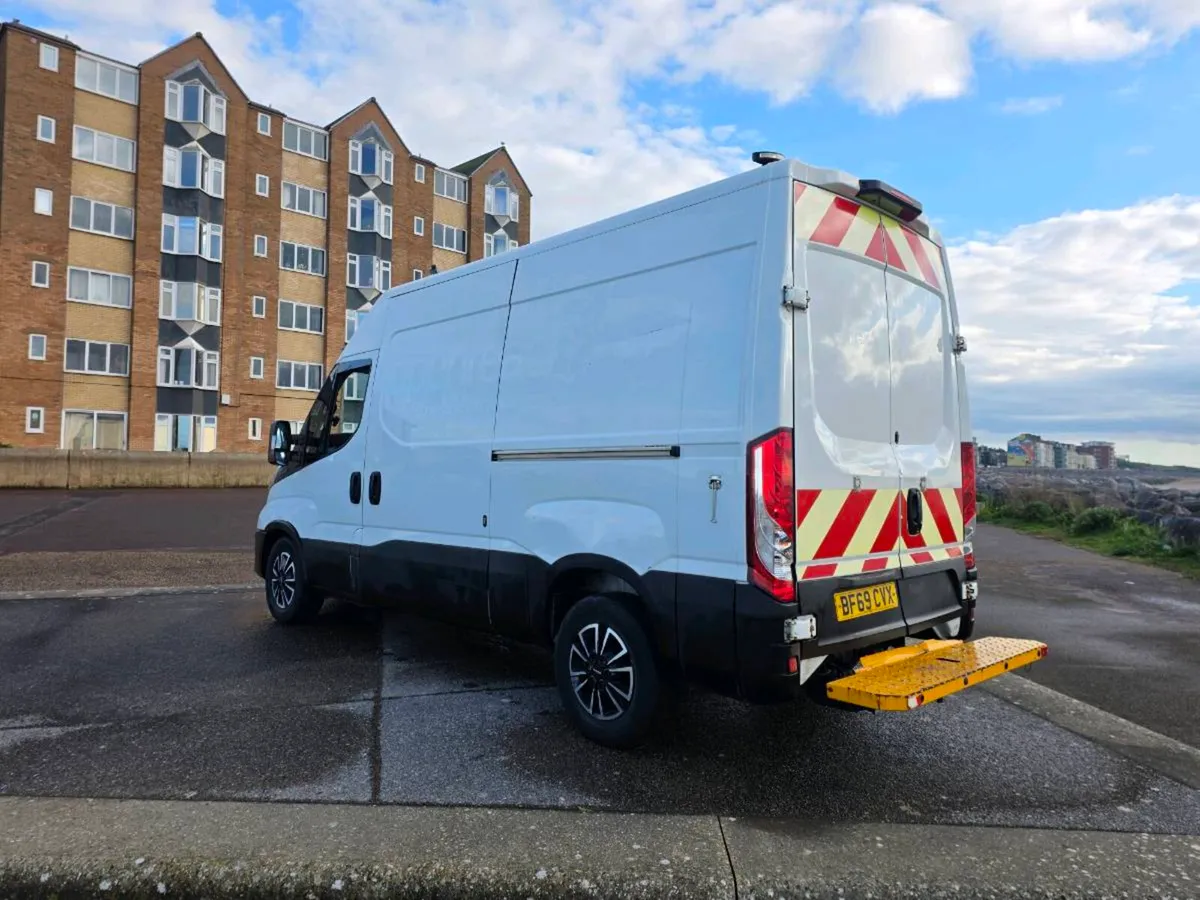 Iveco daily workshop utility van - Image 3