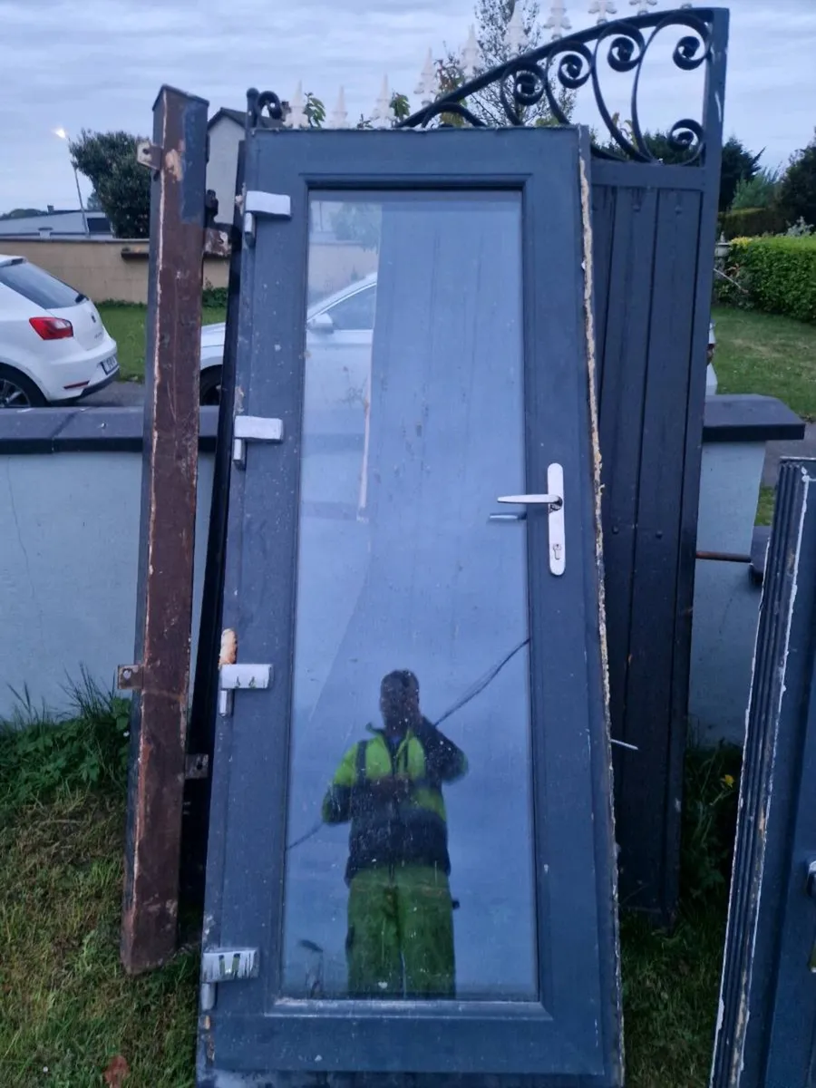 Window and door - Image 3