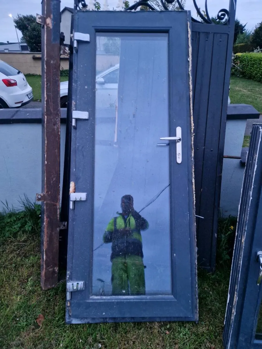 Window and door - Image 2