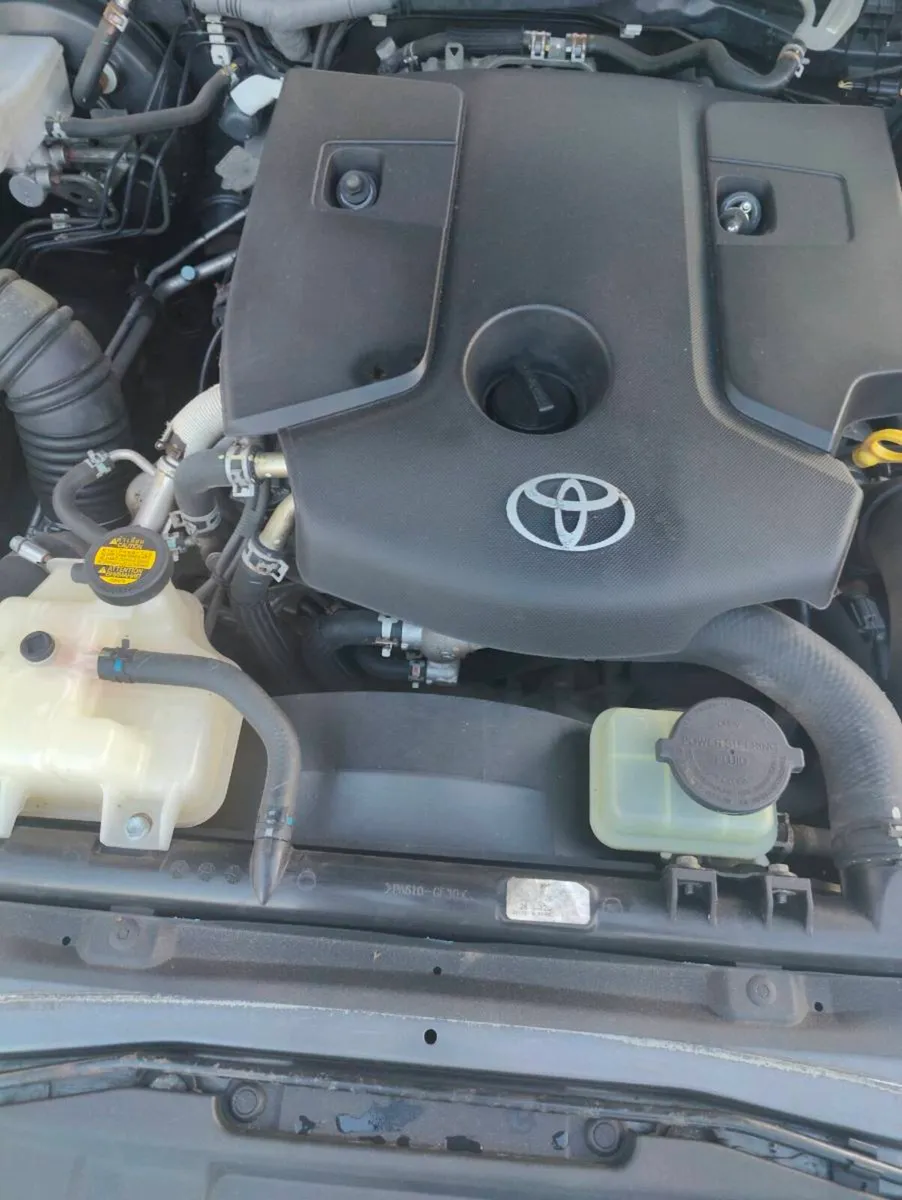 Toyota Hilux invincible X - Image 1