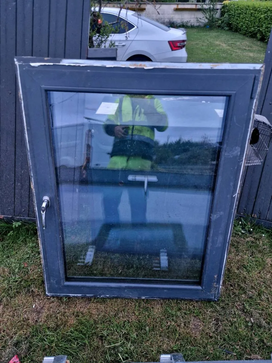 Window and door - Image 4