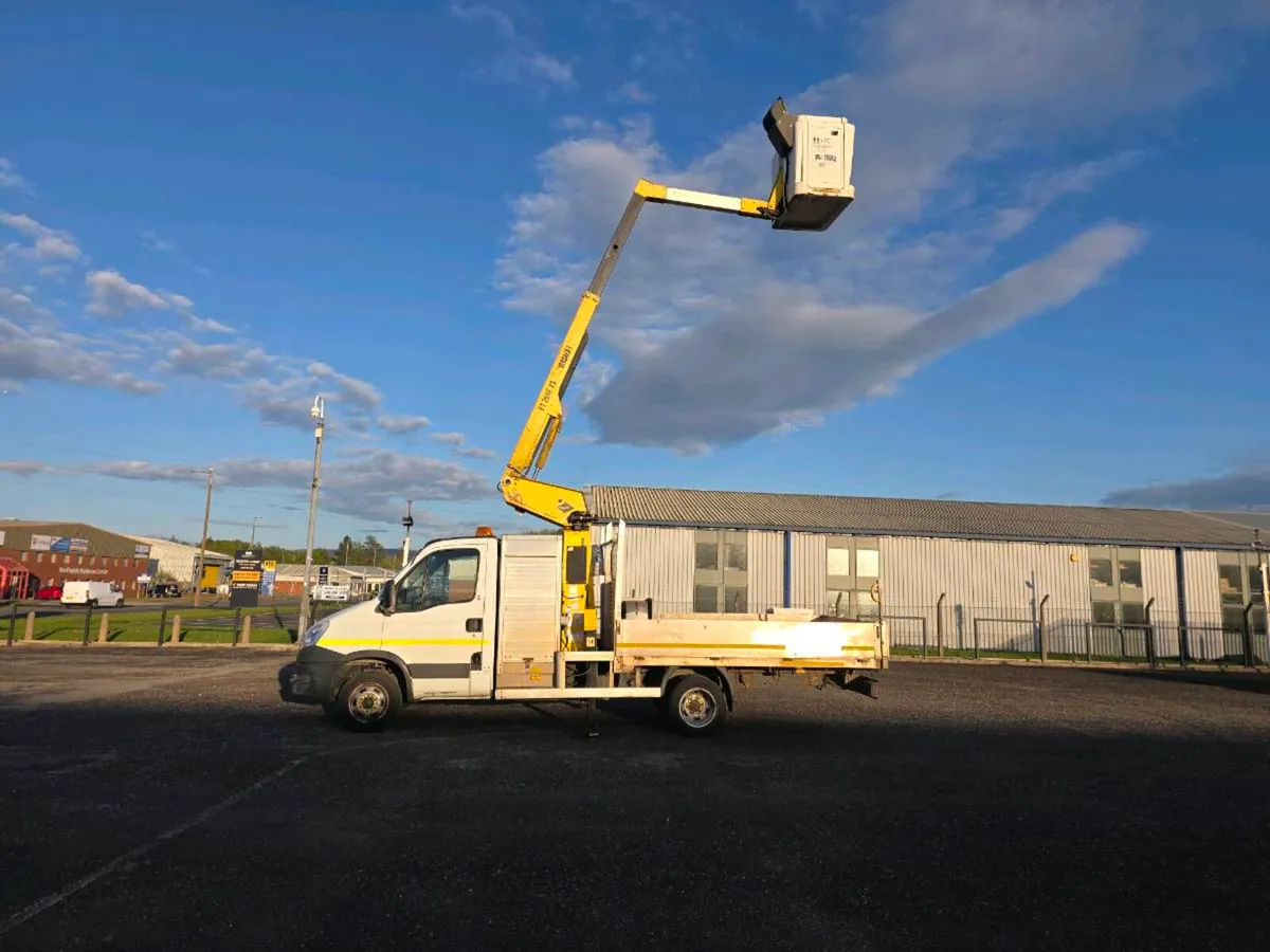 2013 iveco 50c versalift cherry picker - Image 3