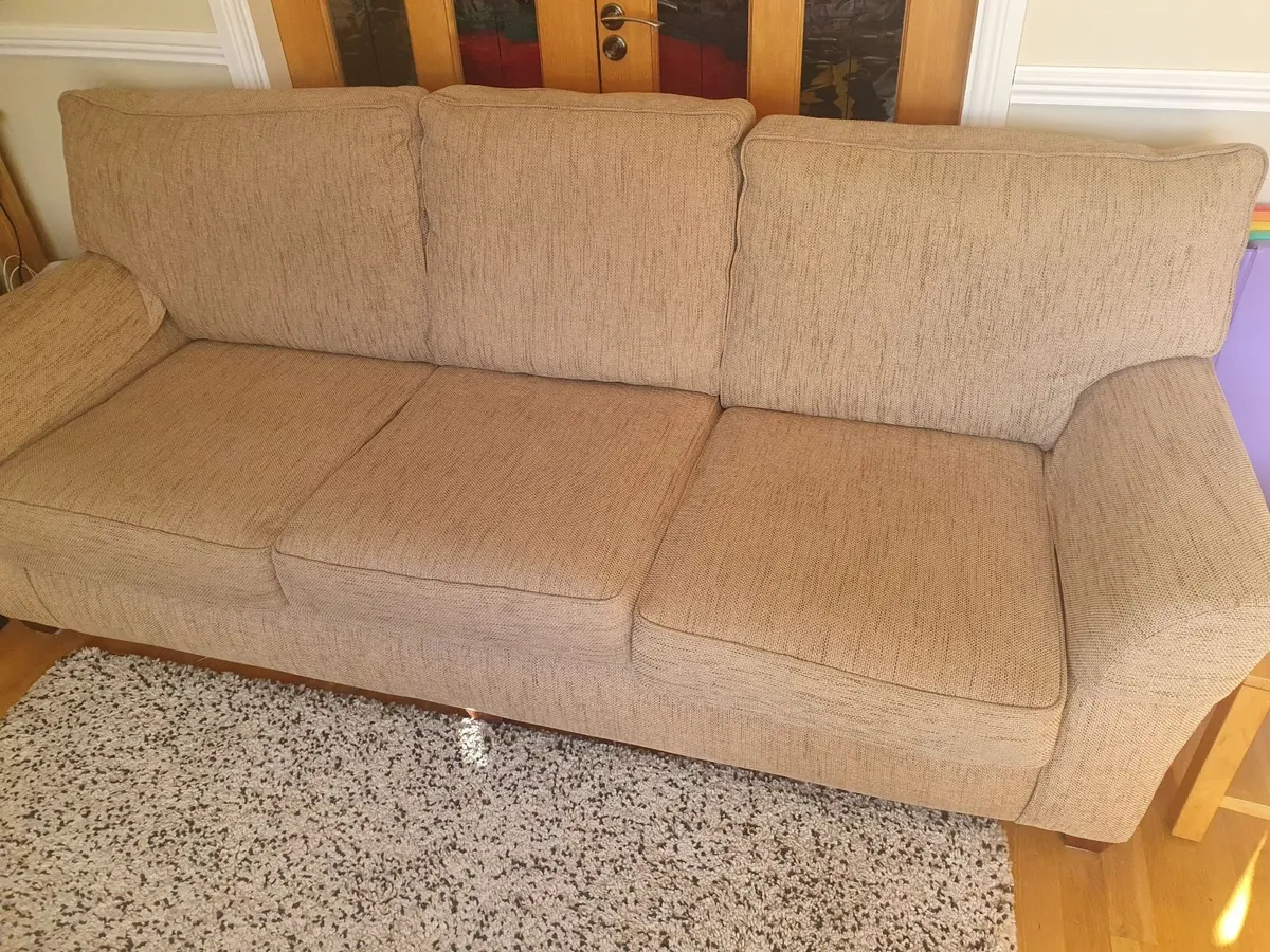 4 seater couch and chair - Image 3