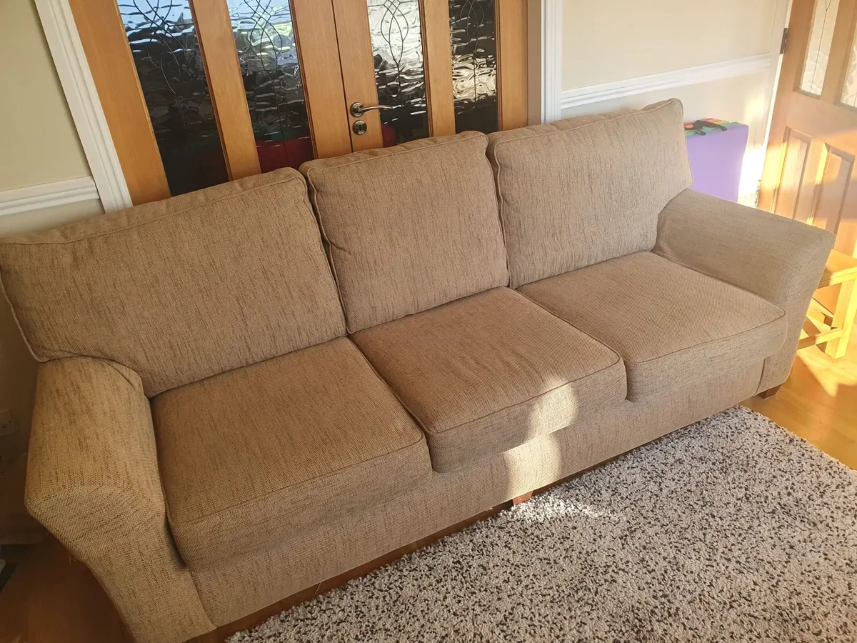 4 seater couch and chair - Image 2