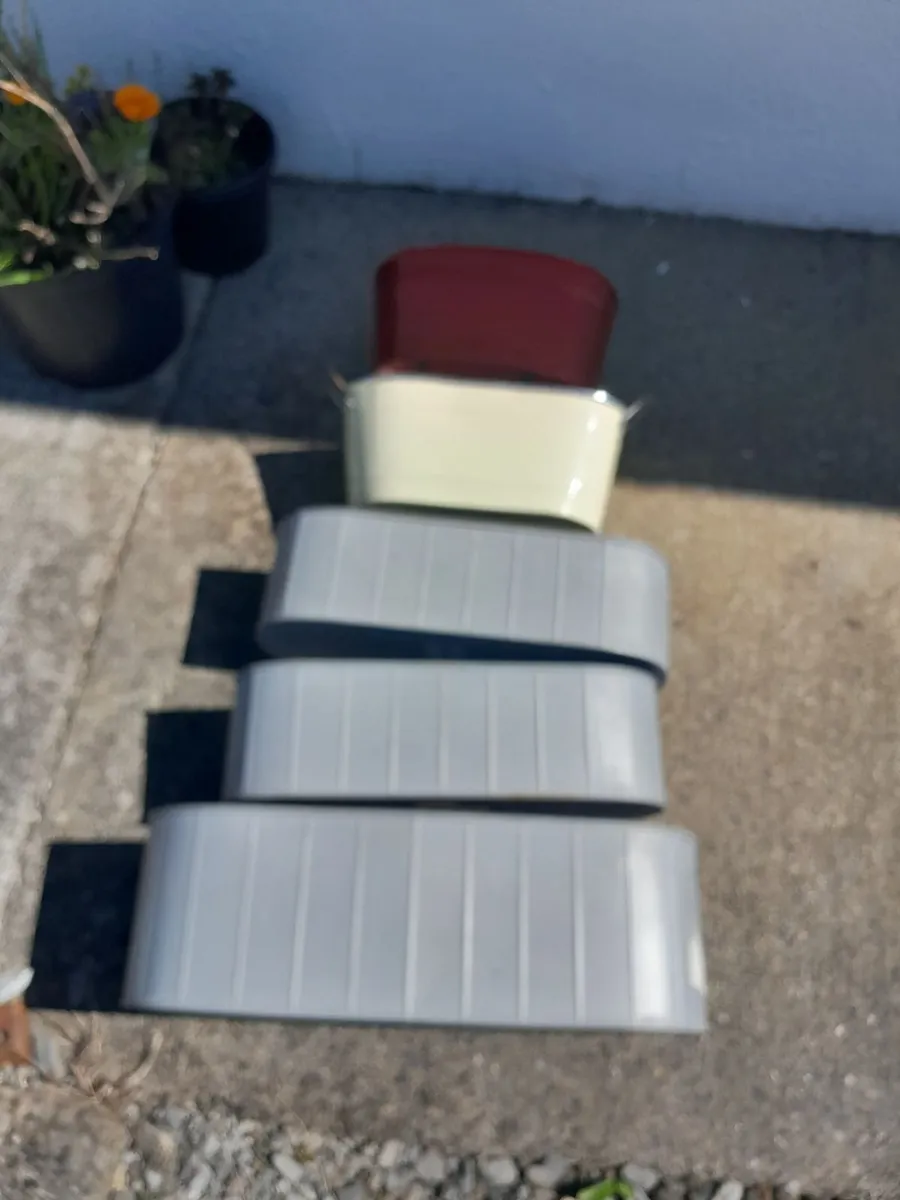 Planters - Image 2