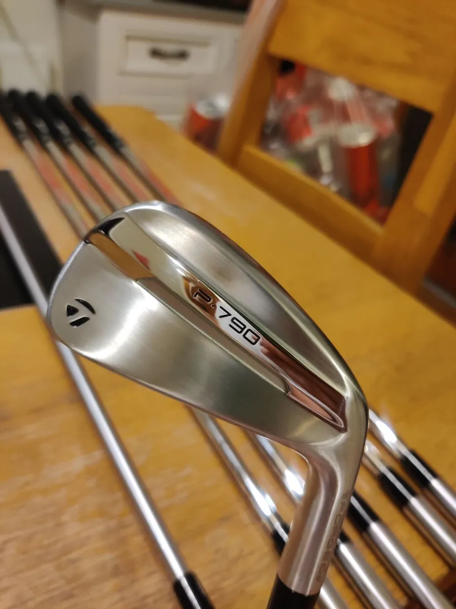 TAYLORMADE P790 irons - Image 1