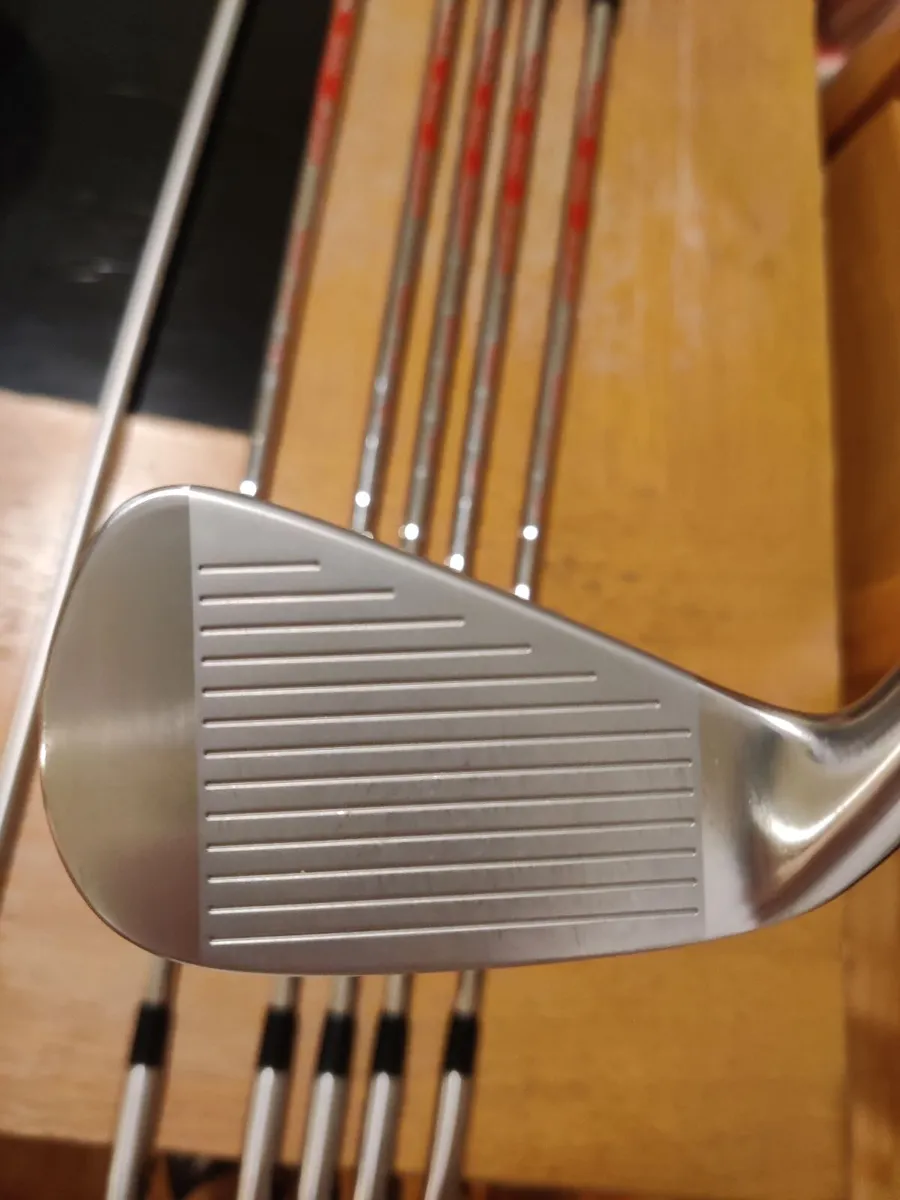 TAYLORMADE P790 irons - Image 3