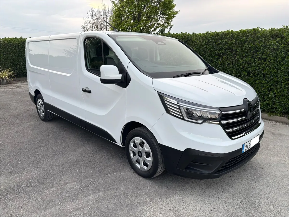 (242) Renault Trafic Advance 2024 New Model - Image 1