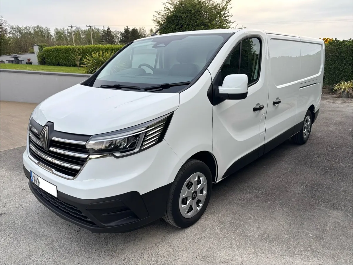 (242) Renault Trafic Advance 2024 New Model - Image 3