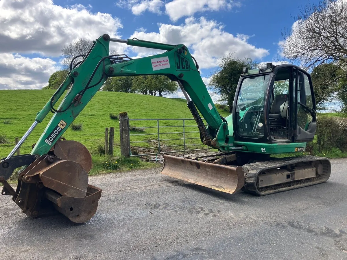 JCB 8 Tonne Digger - Image 2