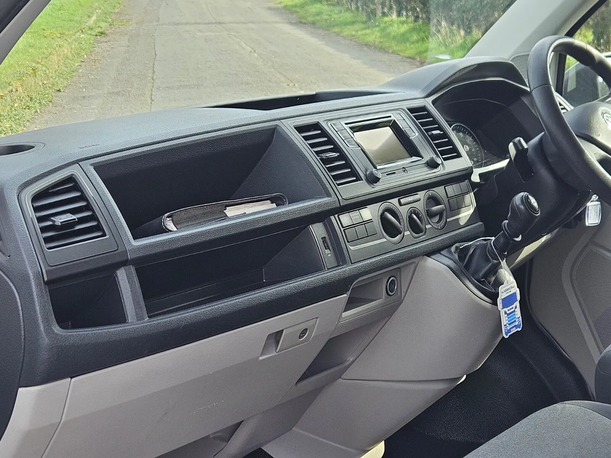 Volkswagen Transporter 2019 - Image 3