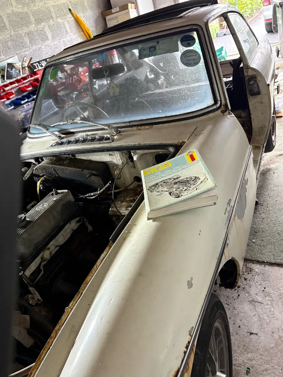 MGB GT - Image 1