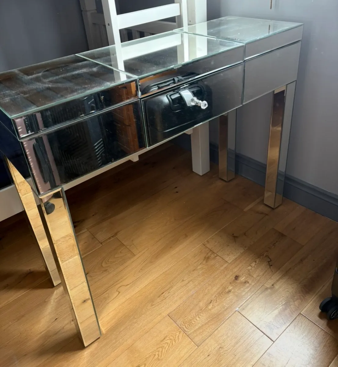 Mirrored dressing table - Image 3
