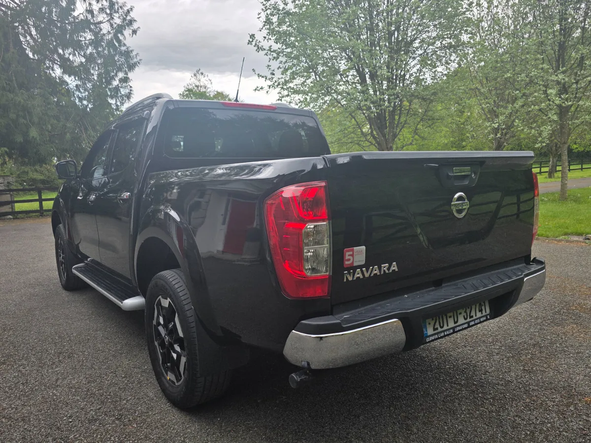 Nissan Navara 2.3 Tekna Manual Very Low Mileag - Image 4