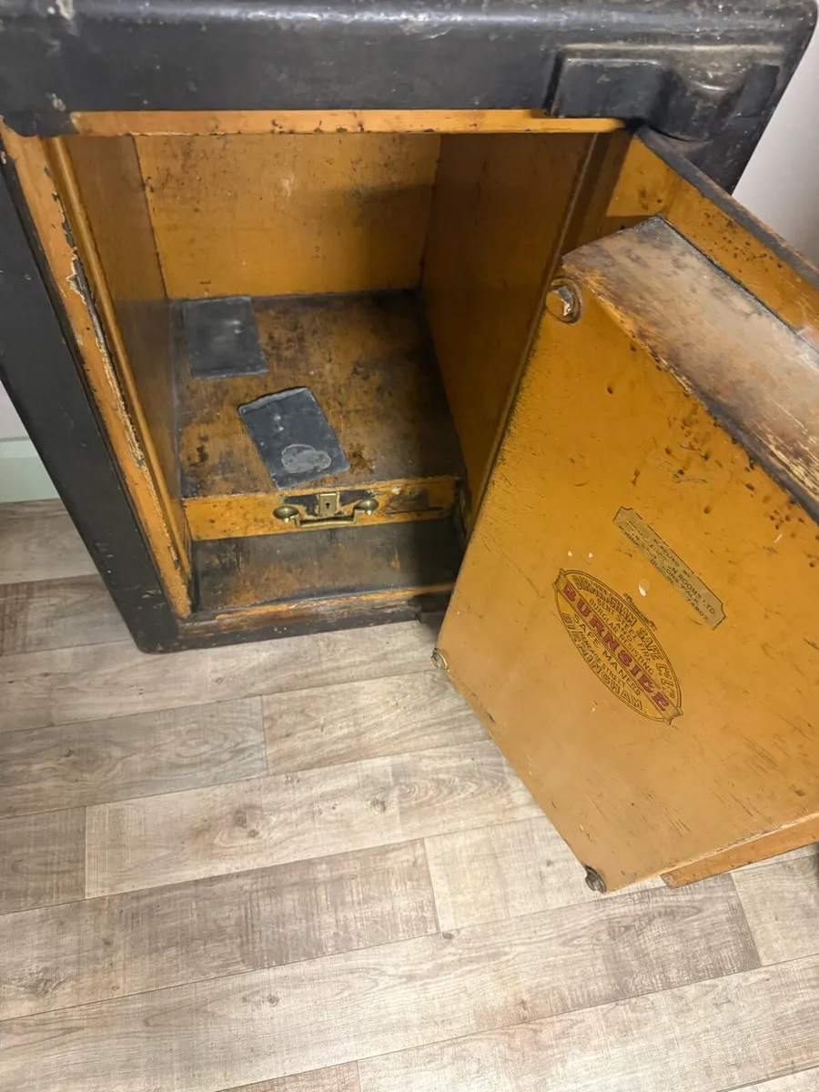 Antique safe - Image 2
