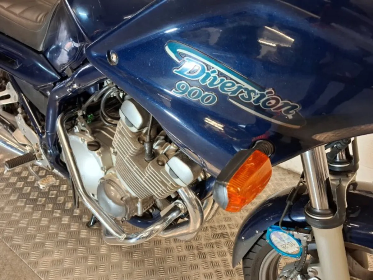 Yamaha Diversion 900 2002 - Image 3