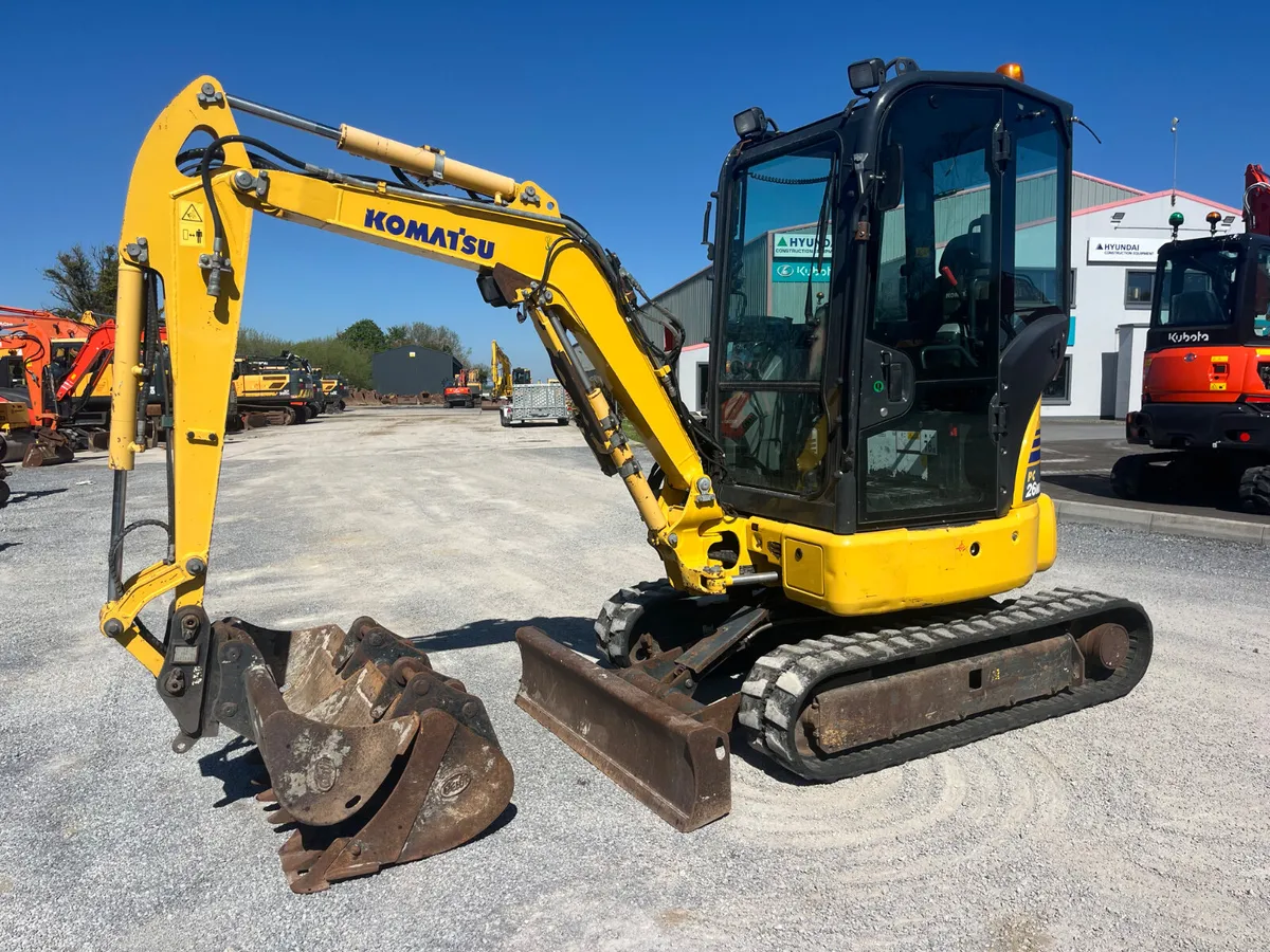 Komatsu PC26MR-5 Mini Excavator - Image 2