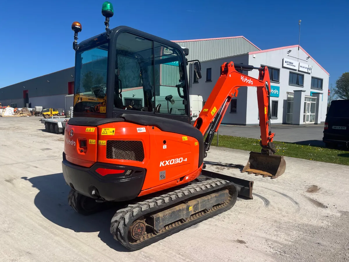 2023 Kubota KX030-4 - Image 4