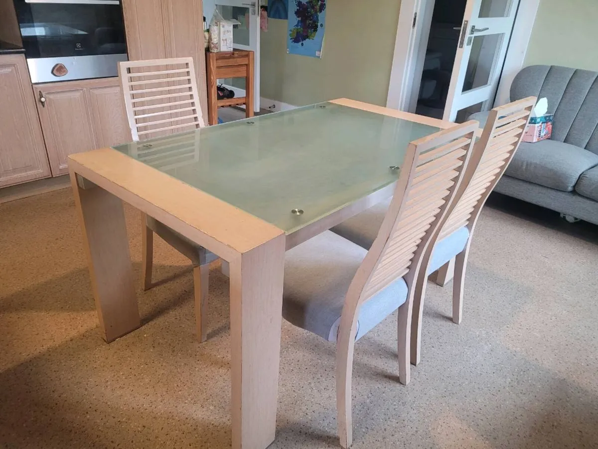 Dining table and 3 Chairs - Image 1