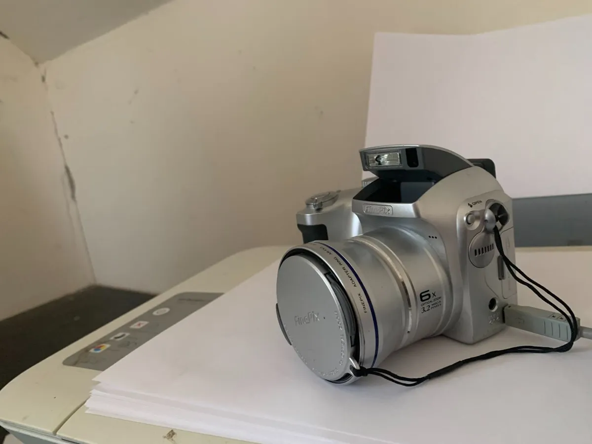 Fujifilm FinePix S304 Digital Camera + 64MB Memory - Image 1