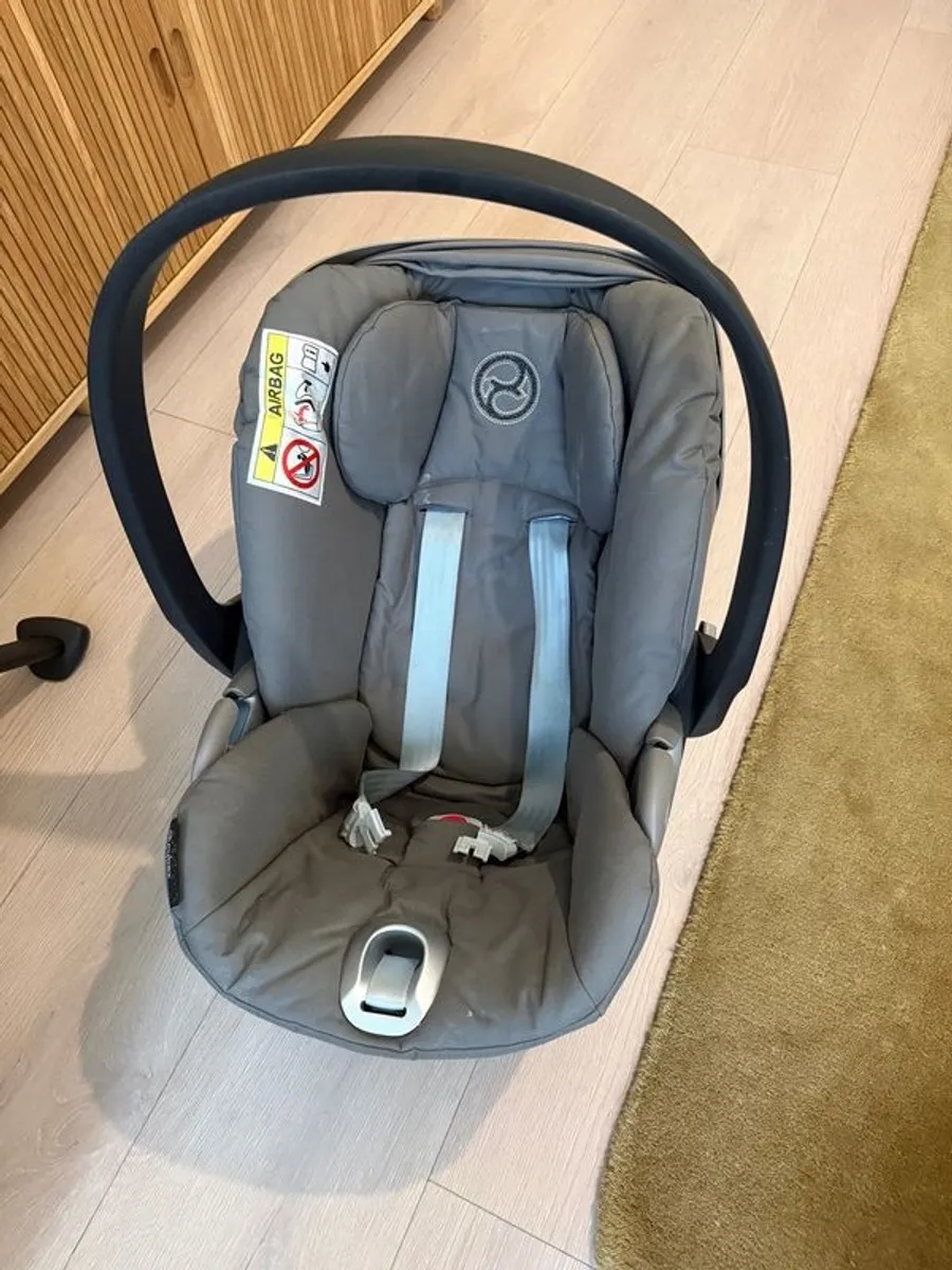 Cybex cloud infant car seat - Image 1