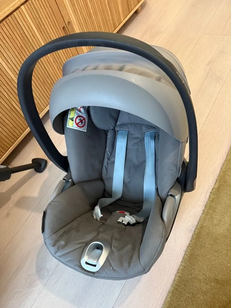Cybex cloud infant car seat - Image 3