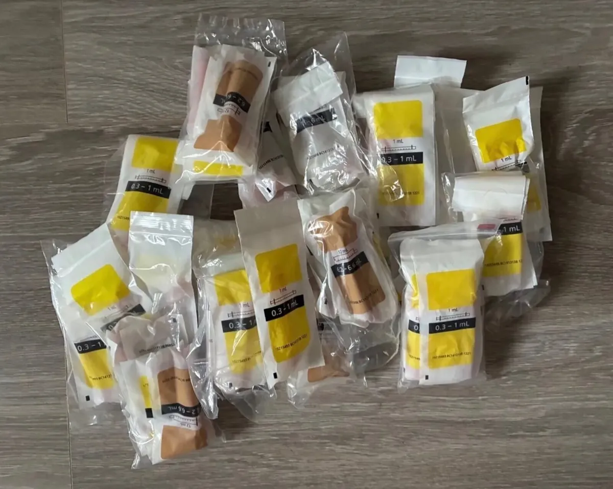 BRAND NEW - approx 50 syringe 1ml, 6ml etc - Image 1