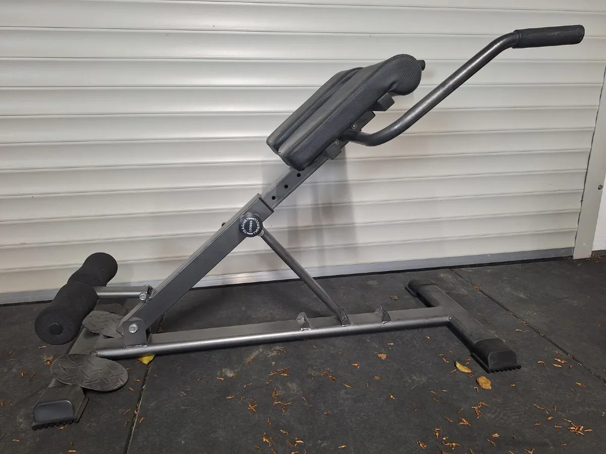 Hyperextension Roman Chair