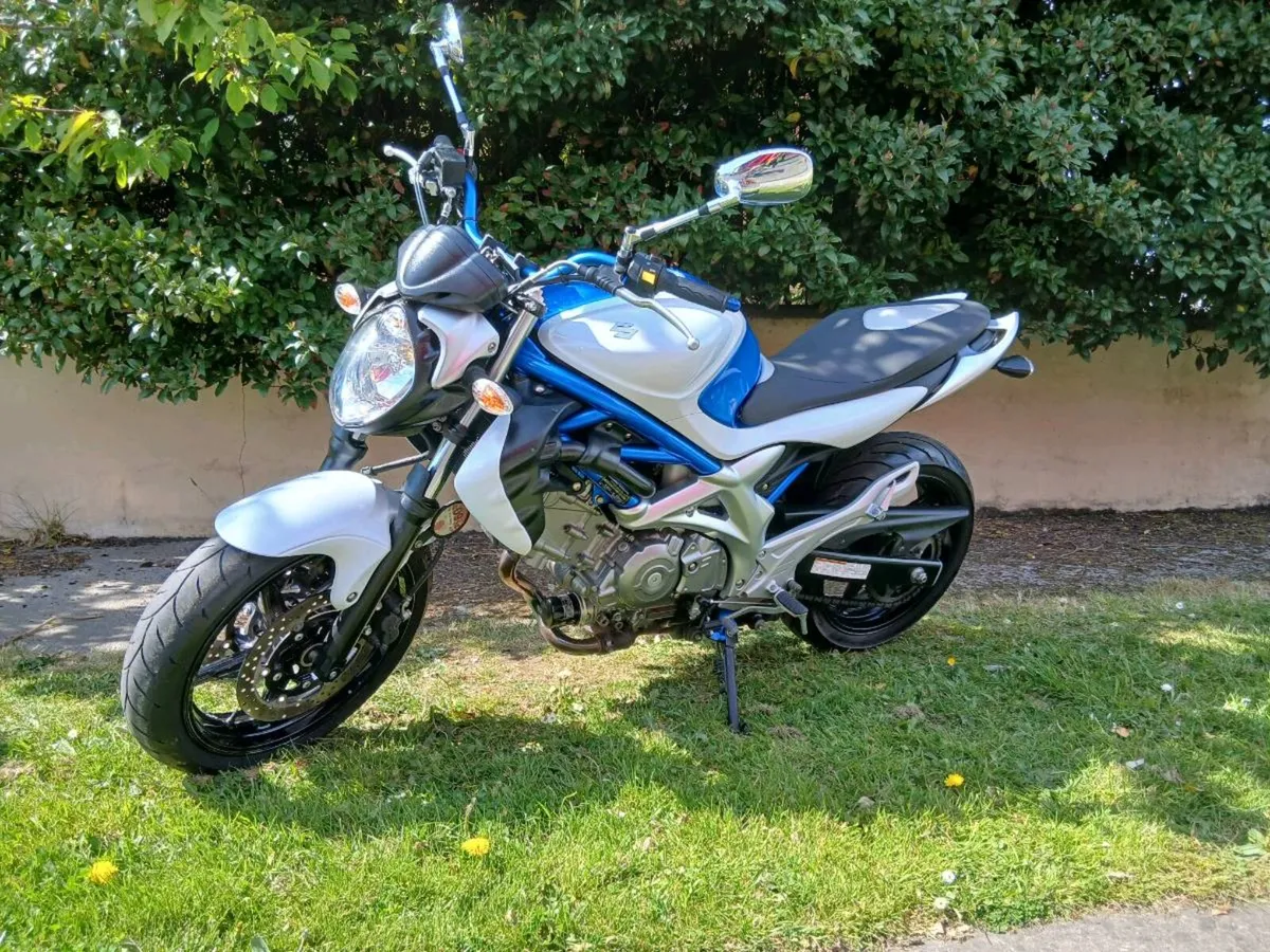 Motorbike - Image 3
