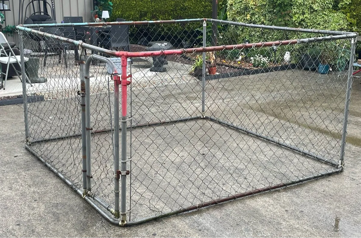 Dog run - Image 1