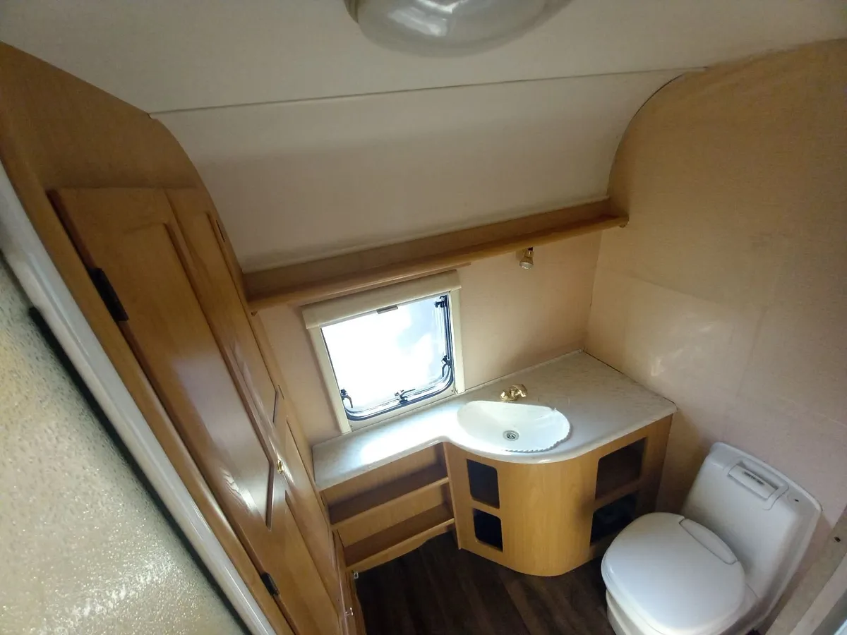 caravan - Image 1