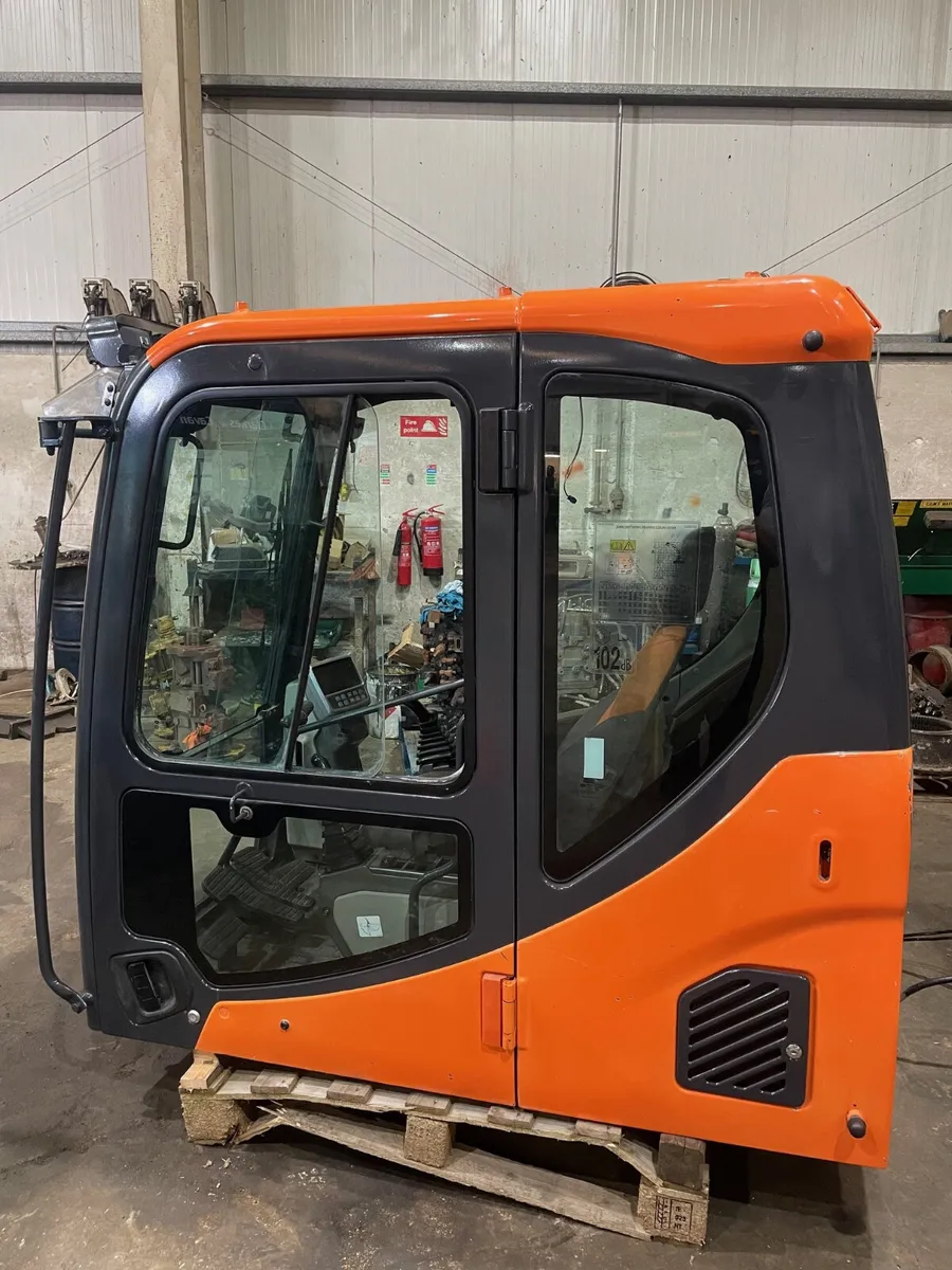 DOOSAN -5 CAB - Image 1