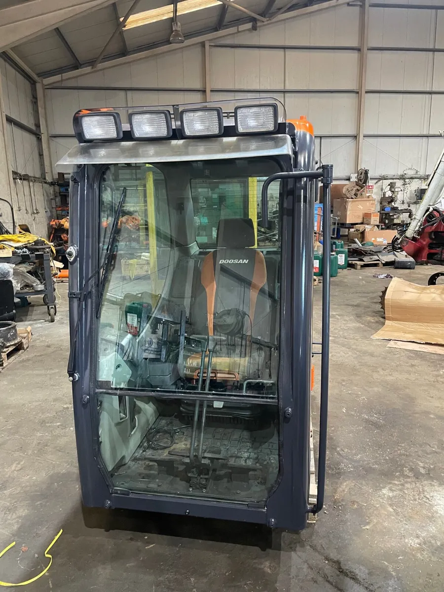 DOOSAN -5 CAB - Image 3