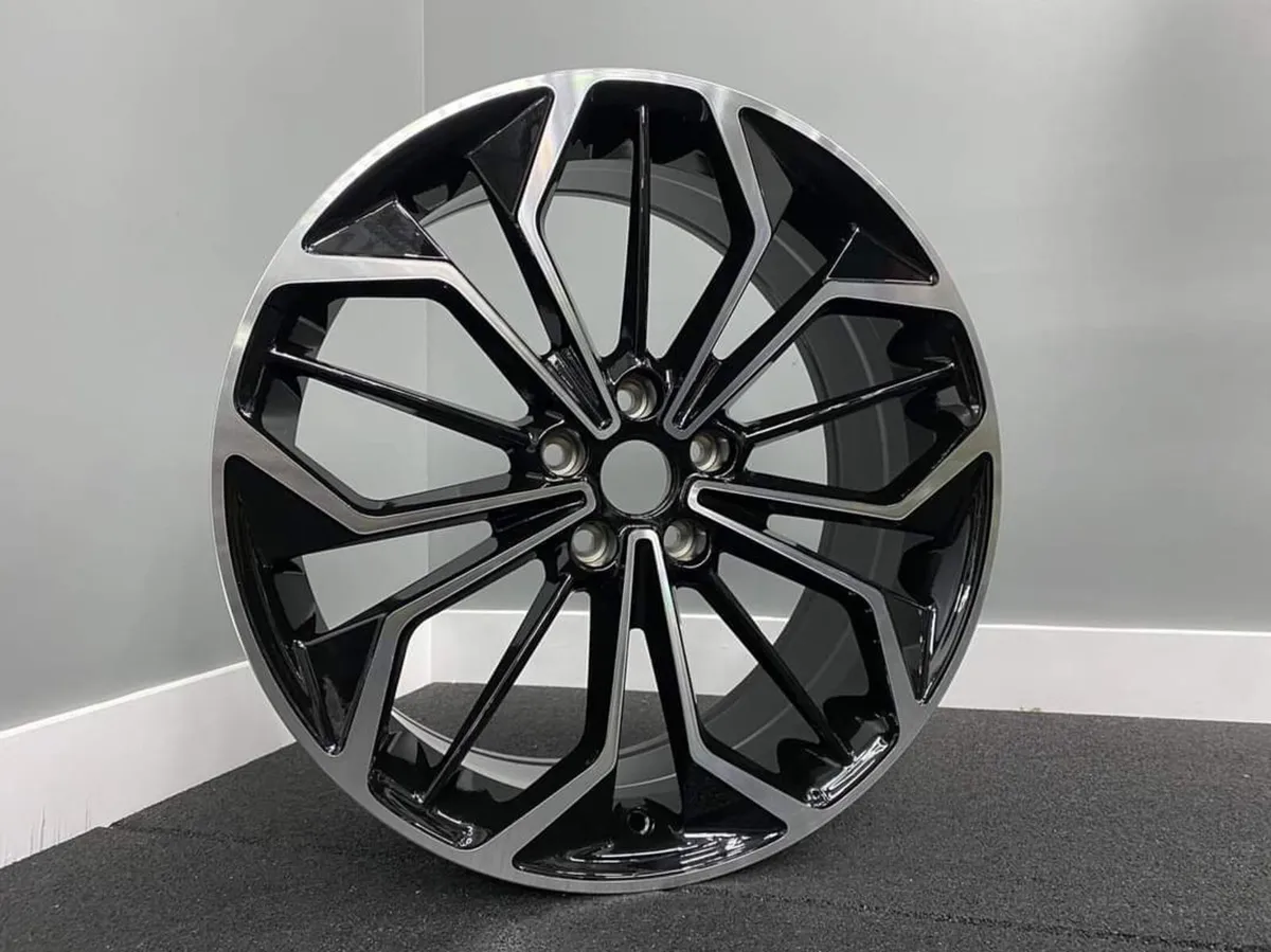 18" 19" Ford Focus MK4 ST Line - Image 4