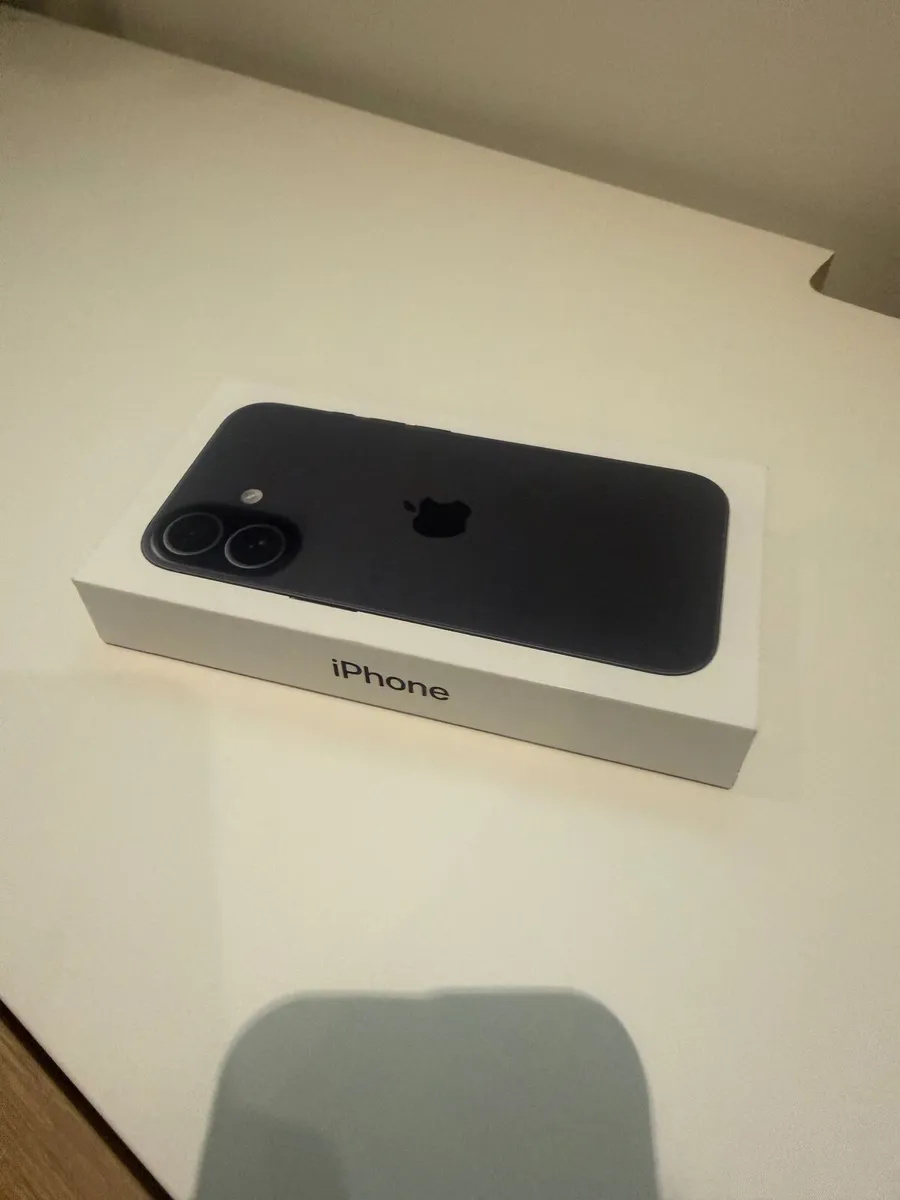 iPhone 17 256GB Black - Image 4