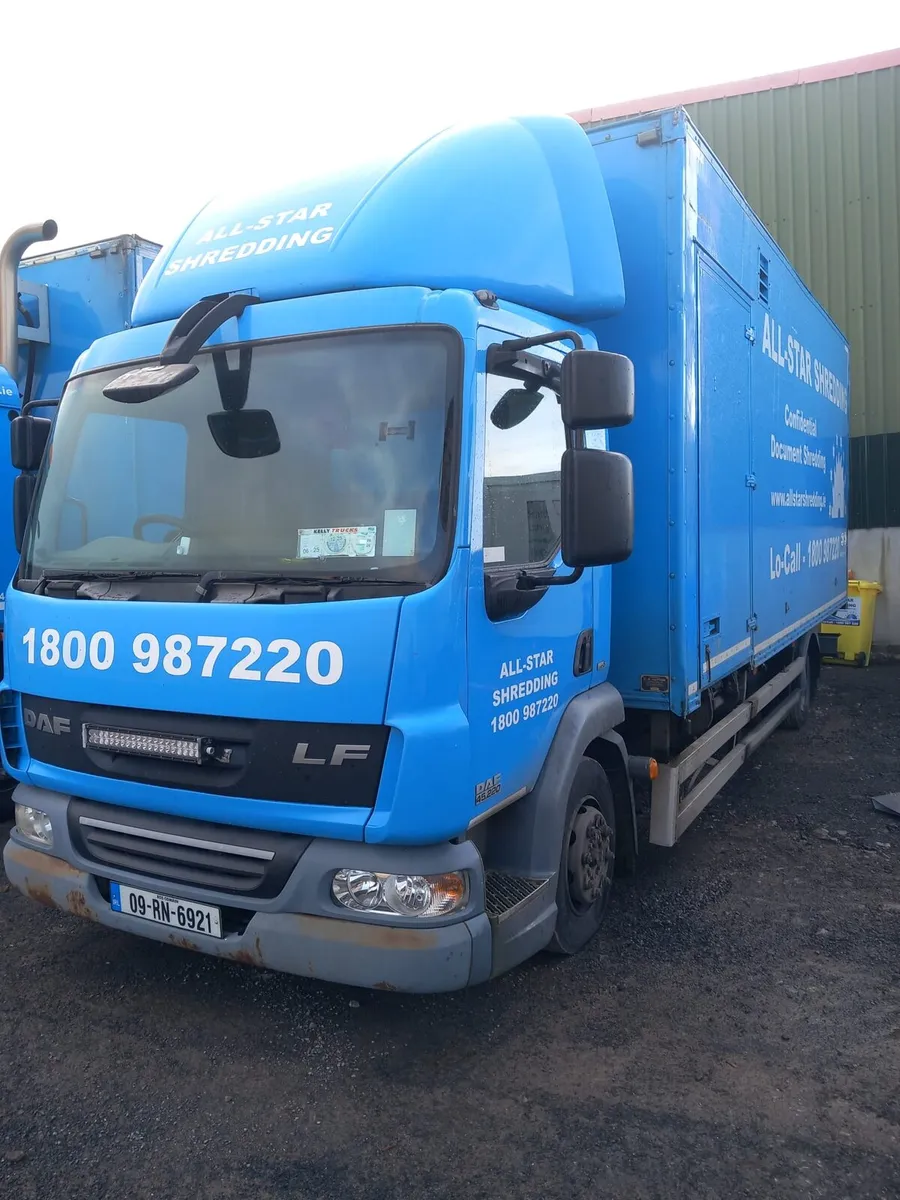 Daf lf45. 220 9 stud 12ton - Image 2
