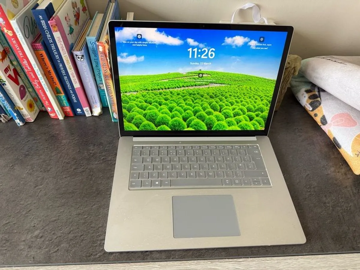 Microsoft Surface 4 (15 inch screen), AMD Ryzen 7 Surface Edition, Windows 11 home - Image 1