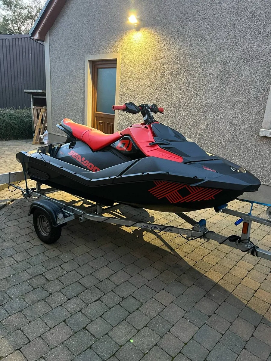 Seadoo spark trixx 3up Jetski - Image 1