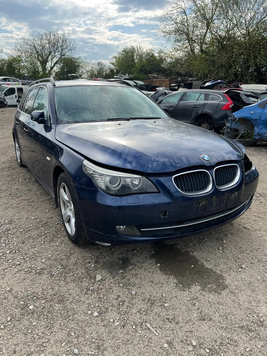 Breaking bmw 520d 2009 e61 a76 - Image 1