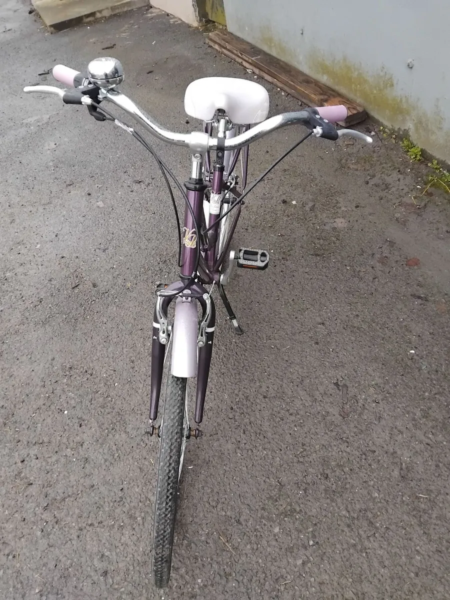 PENDLETON 26INCH girls bike like new - Image 3