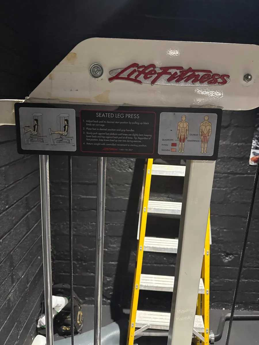 Life fitness leg press - Image 2