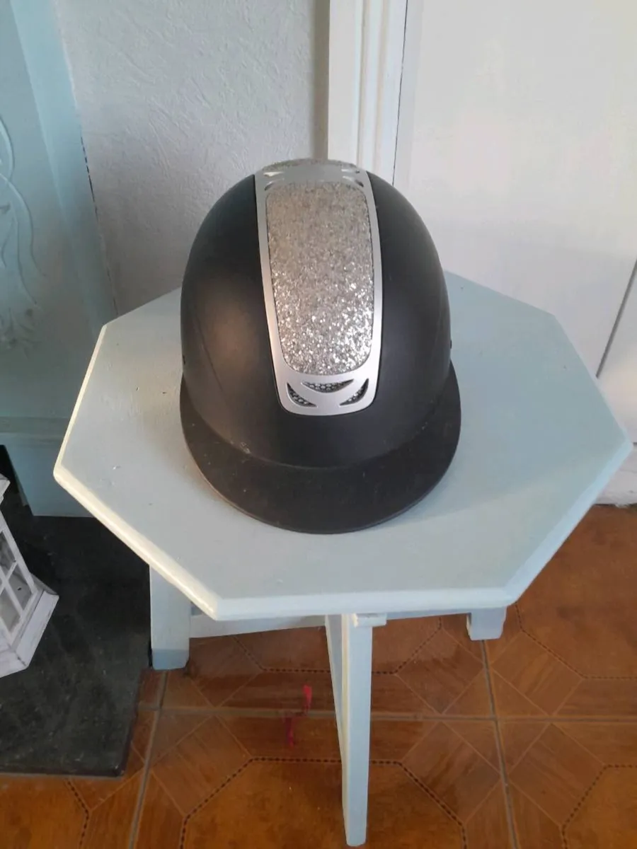Horse riding hat - Image 1