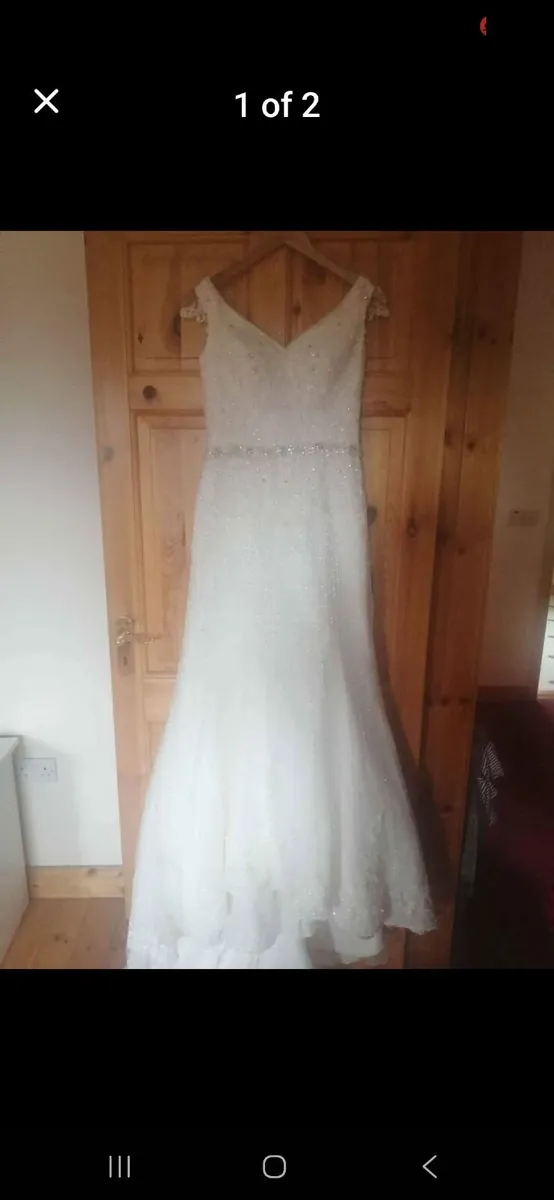 Beautiful wedding dress for sale - Image 1