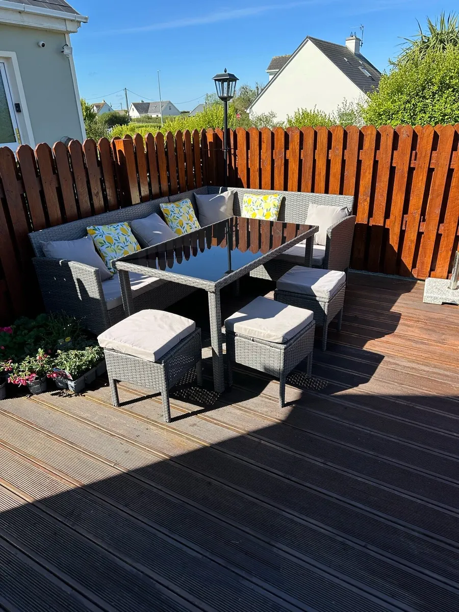 Garden corner dining table and seating - Image 3