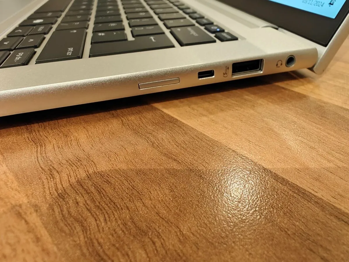 HP Elitebook 840 G11 | Intel Ultra 7 | 16GB | 512G - Image 4