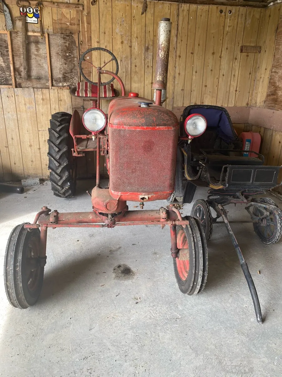 Farmall Cub International Tractor - Image 1