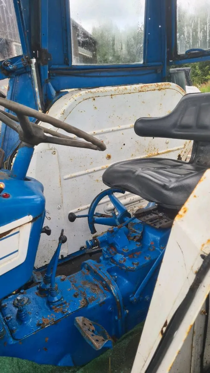Ford 4000 tractor - Image 4