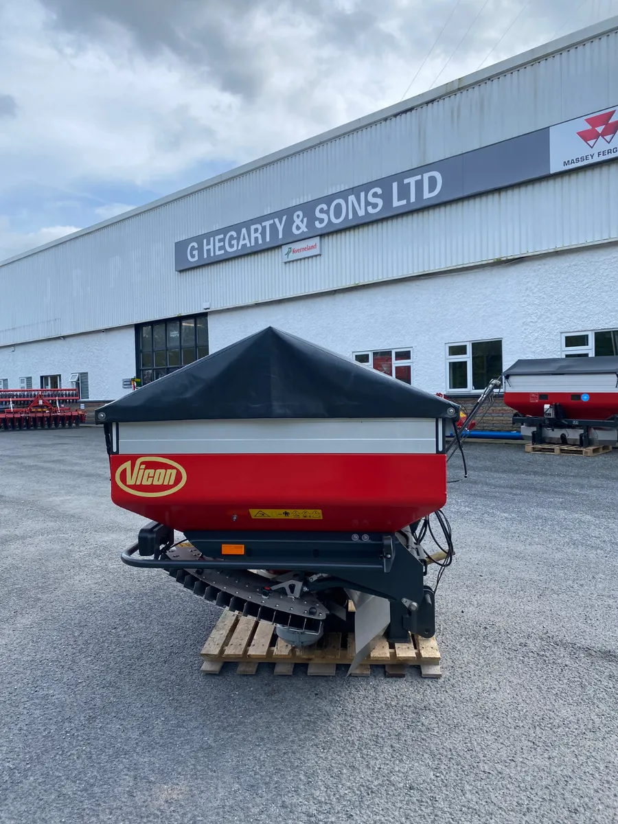 Fertiliser spreader - Image 3