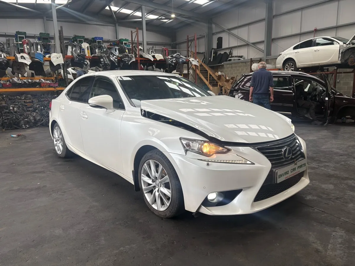 BREAKING 2015 LEXUS IS250 2.5 Hybrid Auto - Image 1